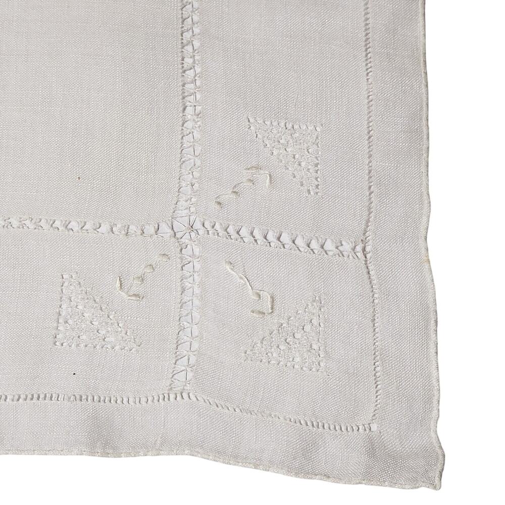 VINTAGE HANKIE WHITE COTTAGE ART DECO HANDMADE POCKET SCARF BRIDAL WEDDING